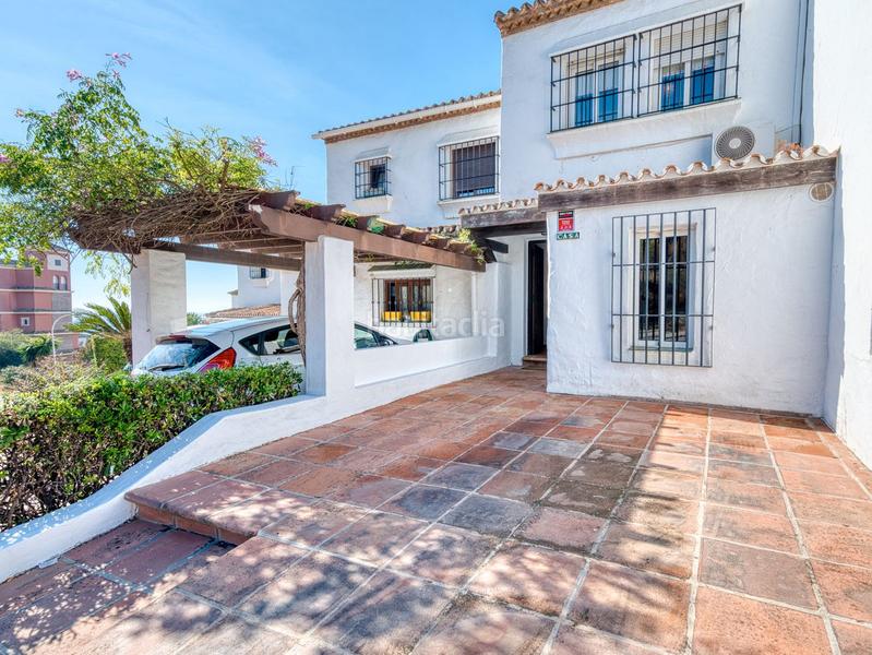 Foto a2293d77-304c-4352-99aa-42d0bfb678c7. Reihenhaus mit parking pool in La Duquesa Manilva