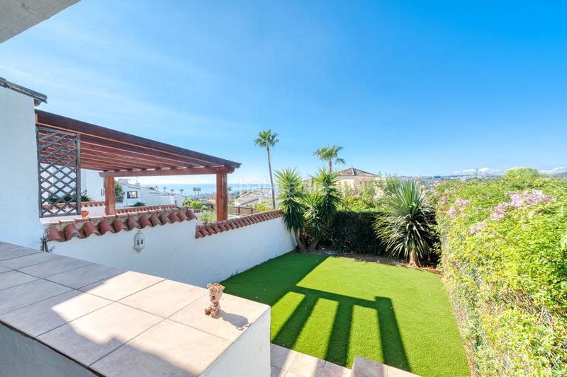 Foto 038767c0-a9ce-4978-ba03-2d274c5701a3. Semi detached house with parking pool in La Duquesa Manilva