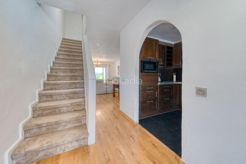 Foto e19c535b-8c4f-4de7-8224-e006540a08c7. Semi detached house with parking pool in La Duquesa Manilva