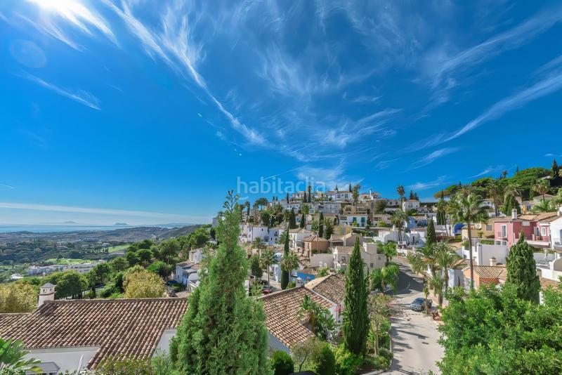 Foto b05c7c35-dbfb-4b67-ad32-9c069d8e2a2c. Casa adosada en La Quinta Benahavís