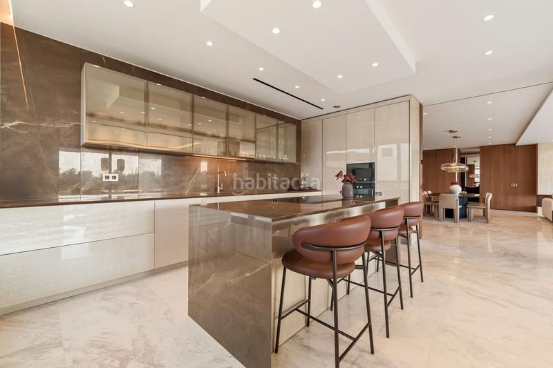 Foto 02641dec-39fd-4644-b8b4-d6292666d47d. Duplex with parking pool in Las Lomas de Río Verde Marbella