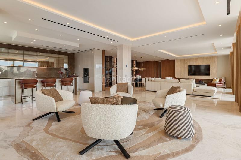 Foto 652188a0-d194-4e02-82e5-43de2636e37c. Duplex with parking pool in Las Lomas de Río Verde Marbella