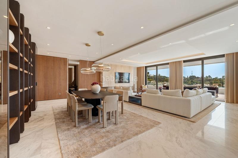 Foto 701438ee-d184-4a5d-9bdb-8cca3d3761e2. Duplex with parking pool in Las Lomas de Río Verde Marbella