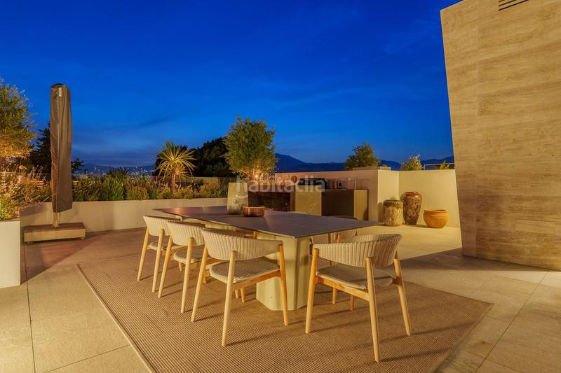 Foto 70d8ef92-57fb-461b-b759-0762eb4b576f. Duplex with parking pool in Las Lomas de Río Verde Marbella