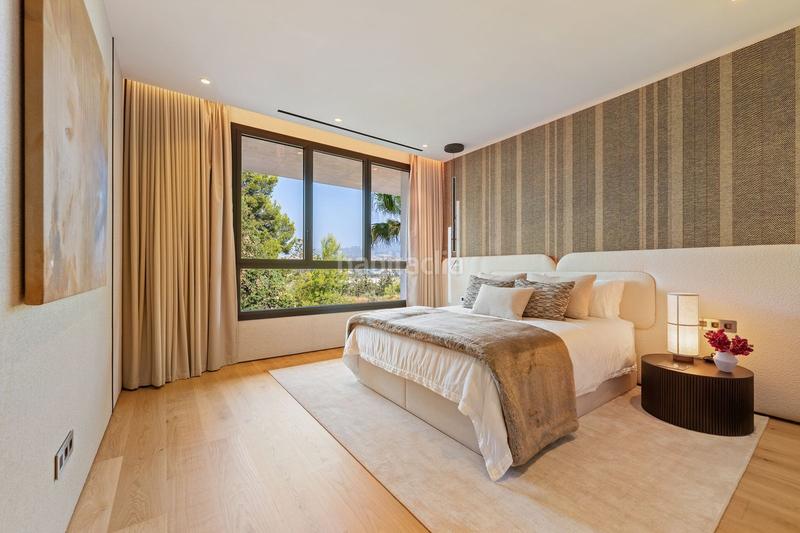 Foto 852cb13e-0813-42c7-8a76-df90f297be48. Duplex with parking pool in Las Lomas de Río Verde Marbella