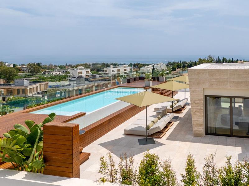 Foto 8f993db3-1203-4bd2-89e8-aecd51a11767. Duplex with parking pool in Las Lomas de Río Verde Marbella