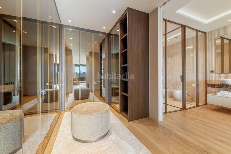 Foto d7560361-2705-4a2a-af96-ef277fe55bbc. Duplex with parking pool in Las Lomas de Río Verde Marbella