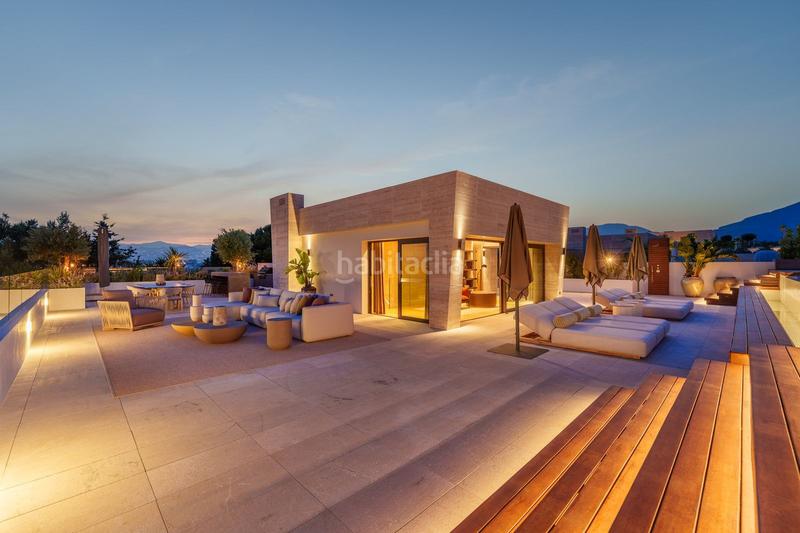 Foto db4143b5-29d2-4c1f-9923-d02543391dfd. Duplex with parking pool in Las Lomas de Río Verde Marbella