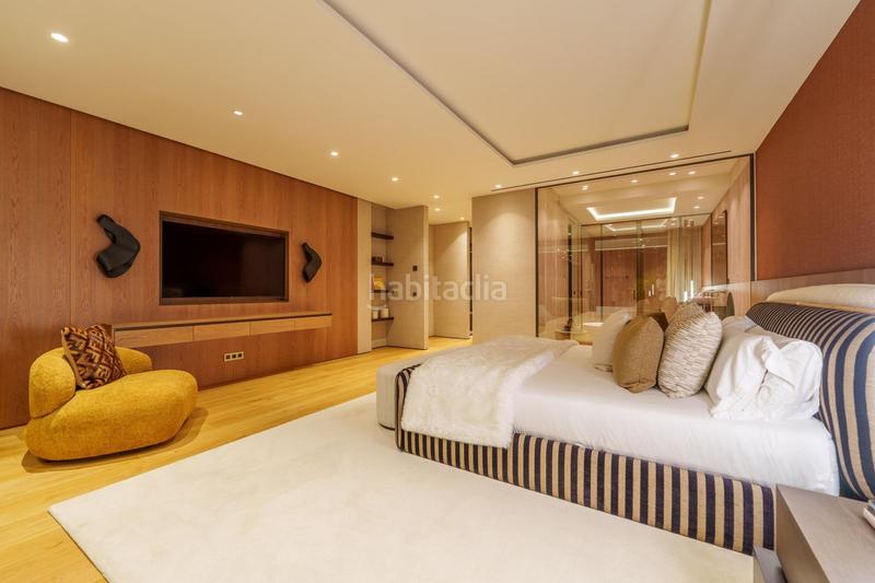 Foto 8f54eb8f-3743-469a-9cf3-36d553275e13. Zweistöckige wohnung mit parking pool in Las Lomas de Río Verde Marbella