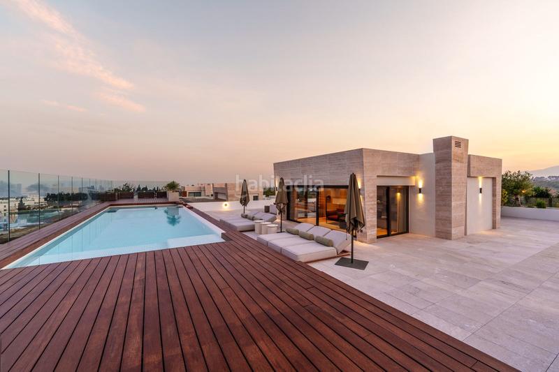 Foto b43d5a2e-7375-480a-b678-a0c3590665cd. Zweistöckige wohnung mit parking pool in Las Lomas de Río Verde Marbella