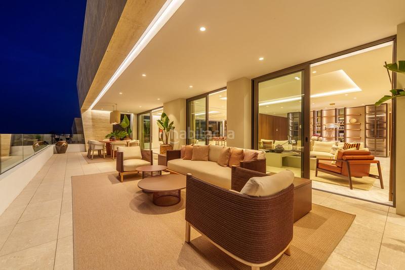 Foto fc9b1a38-b8d0-443f-b13e-c0e1d1493b60. Zweistöckige wohnung mit parking pool in Las Lomas de Río Verde Marbella