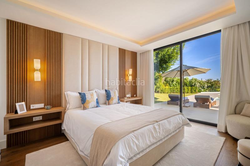 Foto 6a541cb8-e986-4f96-9bdc-6e62041ca59e. Chalet mit parking pool in Los Naranjos Marbella