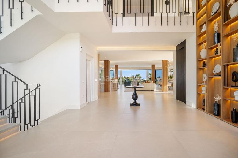 Foto a4523c4d-2fd7-4f01-9453-1fa2480fe752. Chalet avec parking piscine dans Los Naranjos Marbella