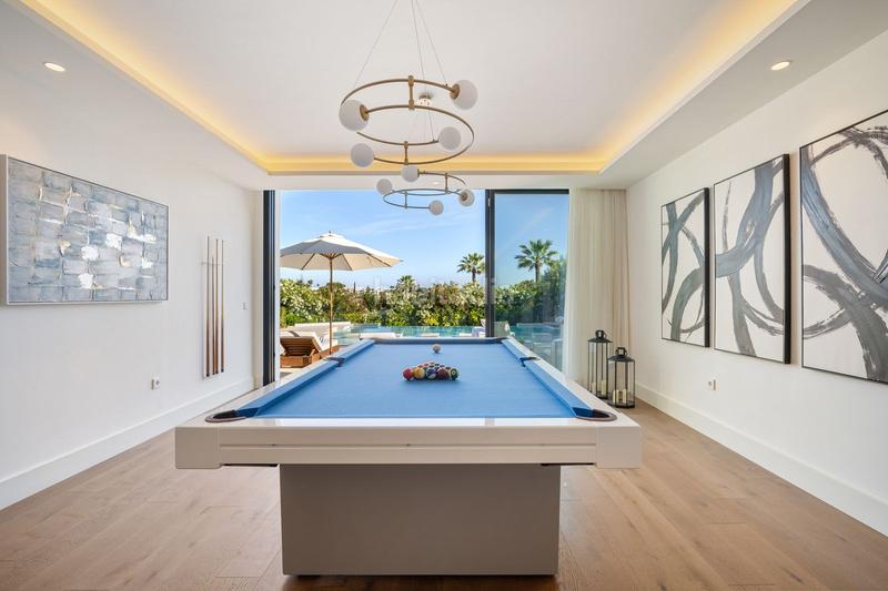 Foto 96bd3e9c-8d2b-4985-8ec4-b94df9de7bce. Chalet con parcheggio piscina in Los Naranjos Marbella