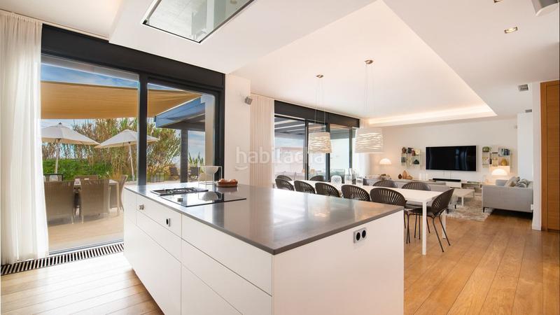 Foto c24ed8ec-b6e9-4093-98ca-81b59ddc5554. Chalet mit parking pool in Costabella Marbella