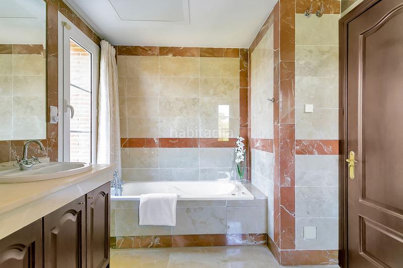 Foto 1d32ce5d-2282-4bca-ba5a-e53346e50067. Chalet mit parking pool in La Cala Golf - Lagar Martell Mijas