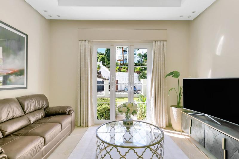 Foto 7e82afcd-f523-4936-87e9-1f5880ff76f2. Chalet mit parking pool in La Cala Golf - Lagar Martell Mijas