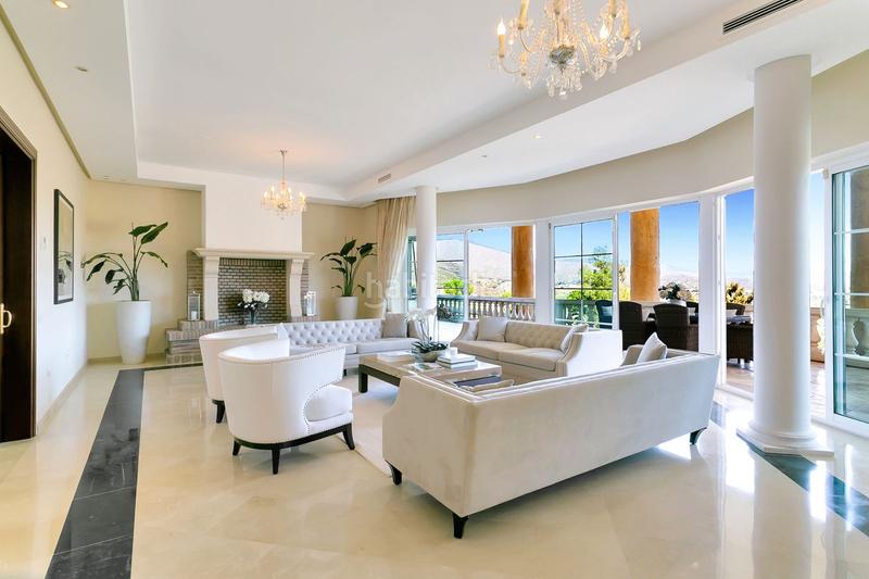 Foto 3f15b214-01d0-47fa-bbd1-b6554b4af4aa. Xalet amb aparcament piscina a La Cala Golf - Lagar Martell Mijas