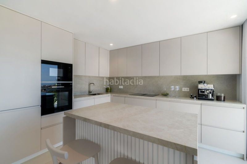 Foto ef1e84c8-8bd7-4790-8f92-b97f1f142c26. Dúplex amb aparcament piscina a La Quinta Benahavís