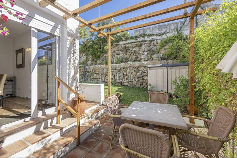 Foto 412525cd-9905-4f88-bd65-a7907a822d4c. Chalet mit pool in San Luis de Sabinillas Manilva