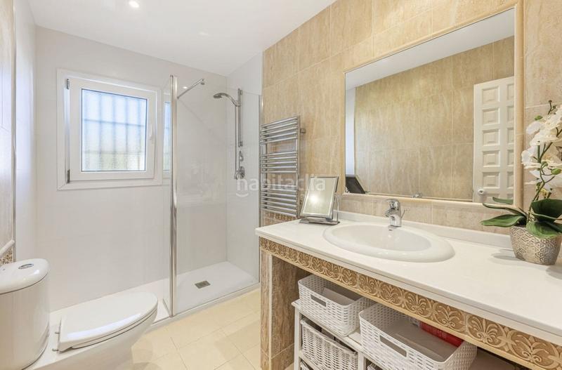 Foto e7da8511-61f9-4af4-98c0-bf30b0321c09. Chalet en San Luis de Sabinillas Manilva