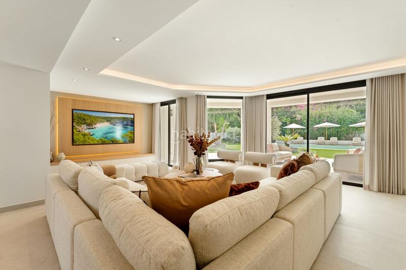 Foto 353580ab-1bd3-4dea-a9d4-9988fa0eceaa. Chalet mit parking pool in La Carolina - Guadalpín Marbella