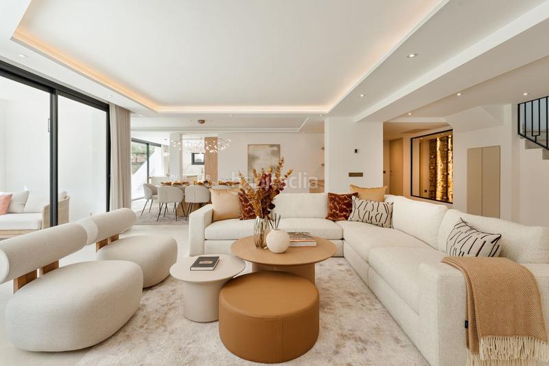 Foto 4115522d-9295-4186-a8d3-f44f00ef5db5. Chalet mit parking pool in La Carolina - Guadalpín Marbella