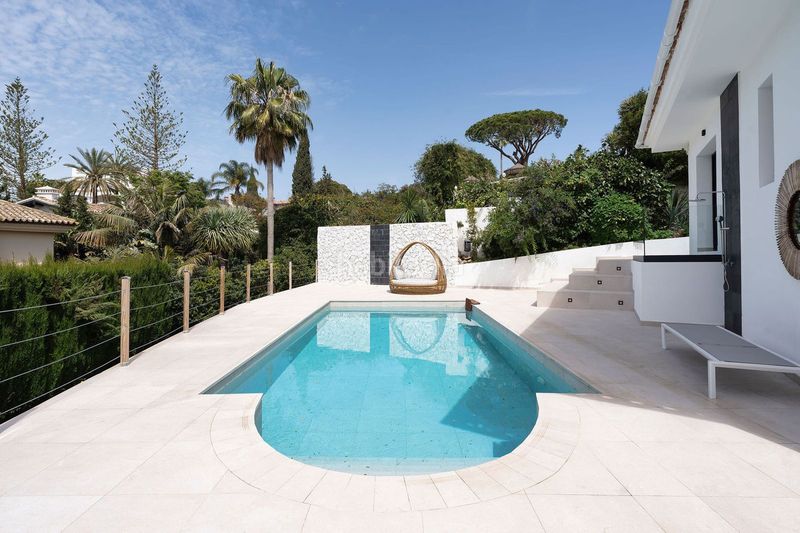 Foto 2ef9be75-3608-4f24-84ce-3ac7d2e96830. Xalet amb aparcament piscina a Elviria Marbella