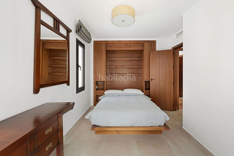 Foto 2f4e6975-3f76-4dac-9963-35ccbe2a56a7. Xalet amb aparcament piscina a Elviria Marbella