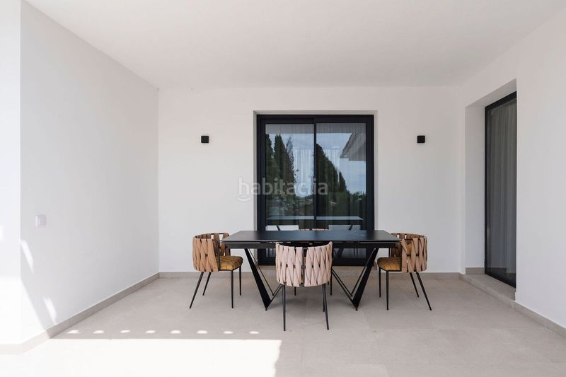 Foto 4a7fc165-4d47-4f9b-9319-77f4391f4ff2. Xalet amb aparcament piscina a Elviria Marbella