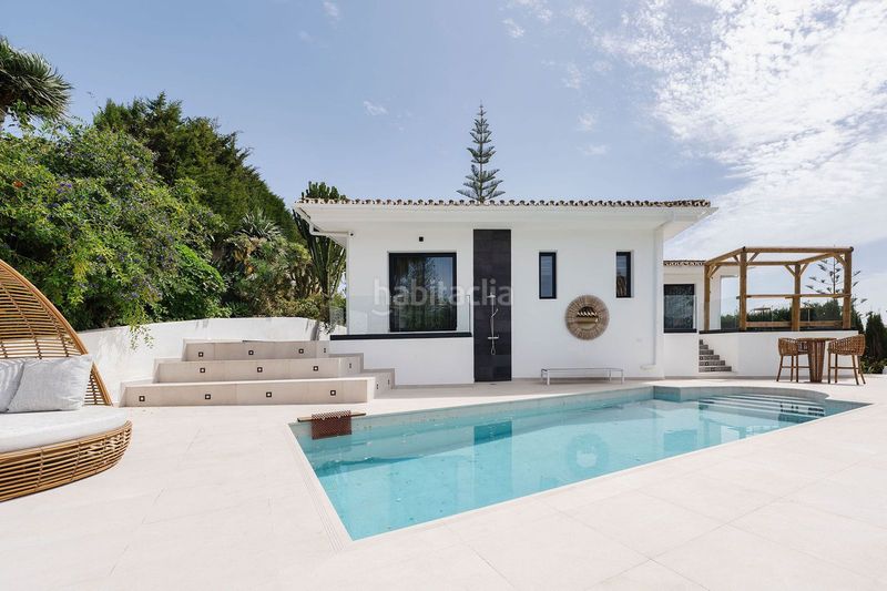 Foto a65b7240-33d2-4d73-97be-4ee49e92068f. Xalet amb aparcament piscina a Elviria Marbella