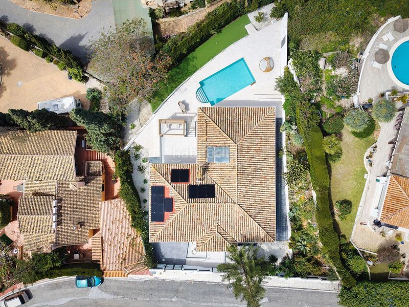 Foto bedf7261-6c34-4be9-9708-e7a6144d1f31. Xalet amb aparcament piscina a Elviria Marbella