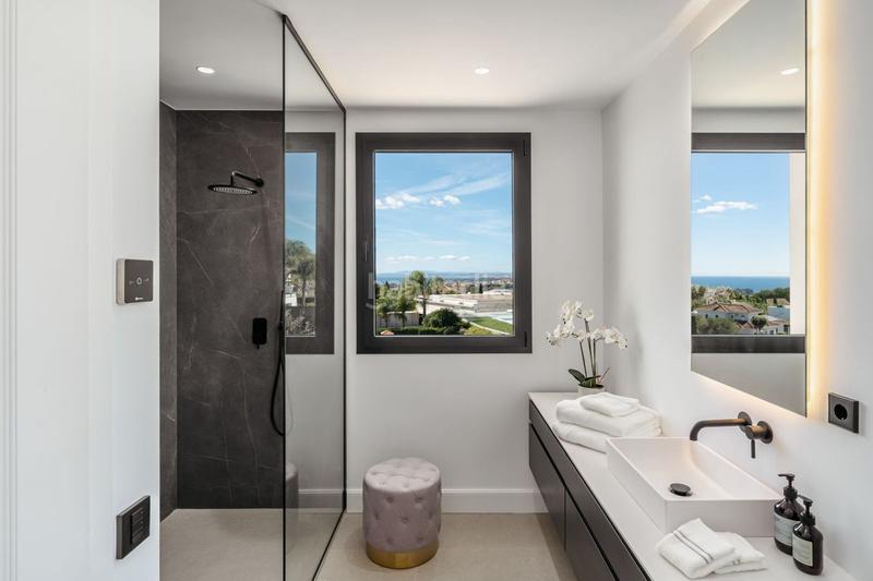 Foto 6413061b-ea18-4e9c-8fa3-7ec285271824. Chalet avec parking piscine dans Los Flamingos Benahavís