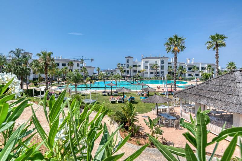 Foto ec1e7f07-1d0c-4467-8eb2-b5f1ff12b621. Miete zweistöckige wohnung mit parking pool in altos de Estepona Estepona
