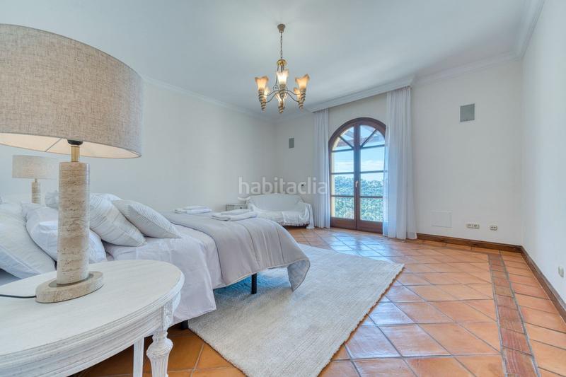 Foto 9a2b8a9d-37fb-4084-a393-706761329021. Miete chalet mit parking pool in La Zagaleta Benahavís