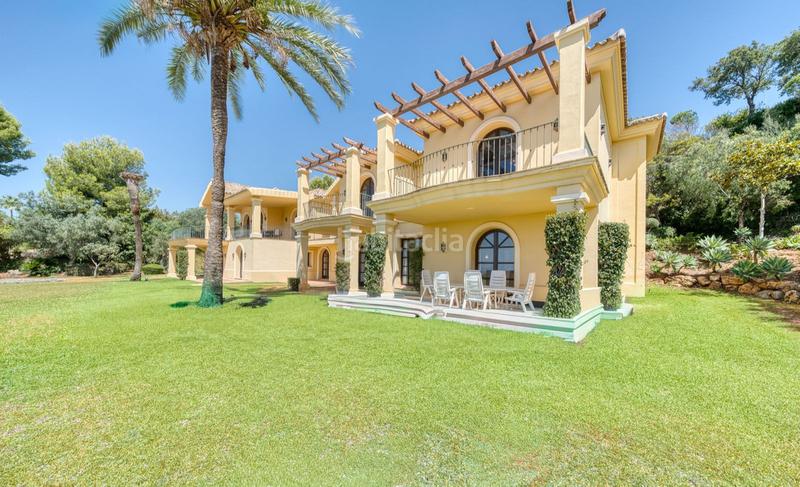 Foto d6e2cb86-6490-485e-a8ec-1ad4c7b9deb6. Miete chalet mit parking pool in La Zagaleta Benahavís