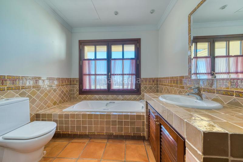 Foto 409eb892-2b4b-4ddd-977f-d2ec955e97e8. Rent chalet with parking pool in La Zagaleta Benahavís