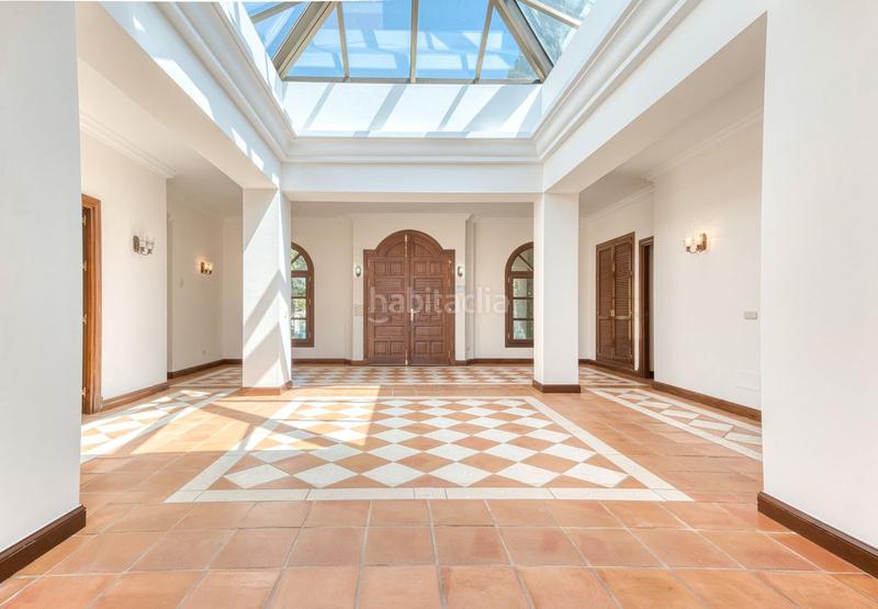 Foto d59ecd1e-8e87-4dff-b8f6-3701bd2086ca. Rent chalet with parking pool in La Zagaleta Benahavís