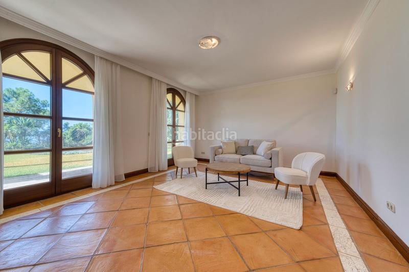 Foto 52519ae1-358e-43e5-b6a6-64aa70f7cd24. Location chalet avec parking piscine dans La Zagaleta Benahavís