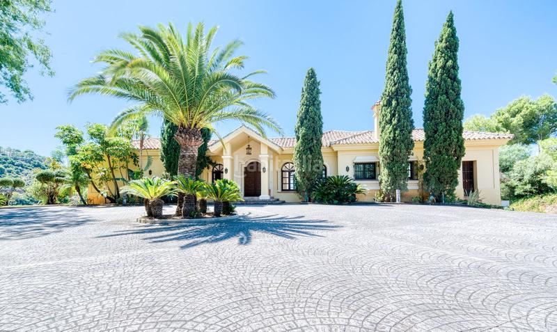 Foto de68545b-ba58-4c79-b862-2dfb4ba21a4b. Location chalet avec parking piscine dans La Zagaleta Benahavís