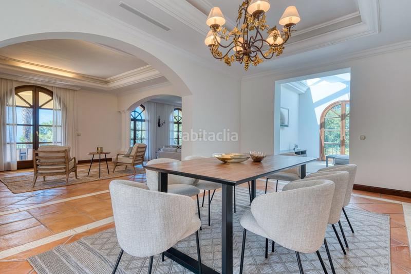 Foto f9792d86-fdaa-43ce-8d8d-d5c6f211f865. Location chalet avec parking piscine dans La Zagaleta Benahavís