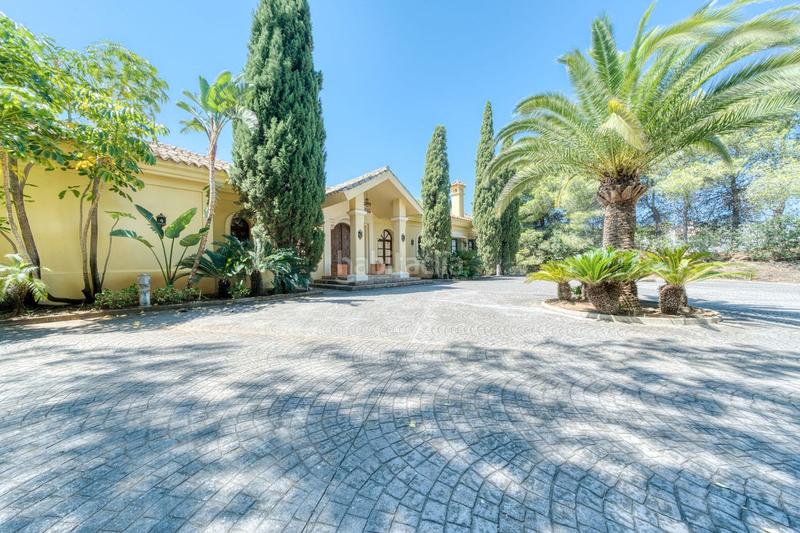 Foto 1fbd93c2-048c-48c7-81d6-63257d01e6fb. Lloguer xalet amb aparcament piscina a La Zagaleta Benahavís