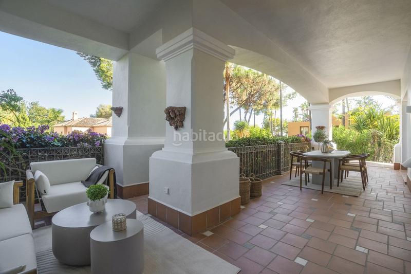 Foto 4096587d-d9e8-4c39-bc56-ce891ea20817. Rez-de-chaussée avec parking dans Sierra Blanca Marbella