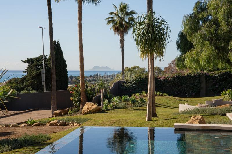 Foto ac56f9fc-c5d6-48ff-9fdd-d3db426f9255. Chalet con parcheggio piscina in La Concha - Resina Golf Estepona