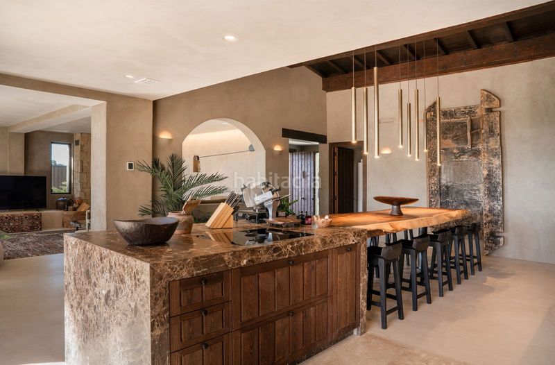 Foto 1f7bc28d-507c-48a3-a956-e477880010f2. Xalet amb aparcament piscina a La Concha - Resina Golf Estepona