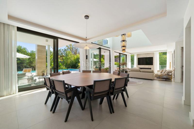 Foto 3326f86f-f02b-4c97-9c4e-6ec839501e87. Chalet with parking pool in lomas de Marbella club Marbella