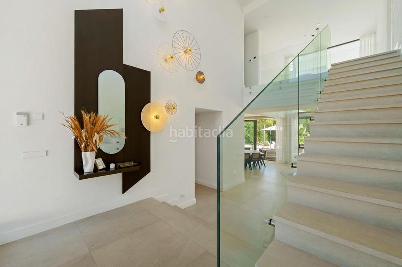 Foto dca0d40c-e75d-4b06-a59a-63f8f83daa6c. Chalet with parking pool in lomas de Marbella club Marbella