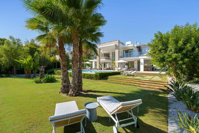 Foto d8010d0c-2bf2-4984-a4e6-7cbf6722e652. Chalet avec parking piscine dans lomas de Marbella club Marbella