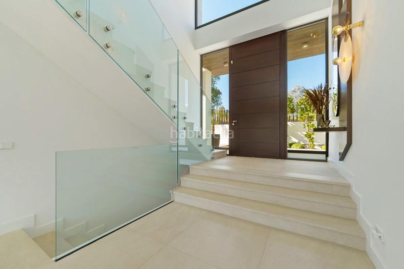 Foto 84dfebb2-bd4c-49e1-8aa1-4a78e8711b61. Chalet con parcheggio piscina in lomas de Marbella club Marbella