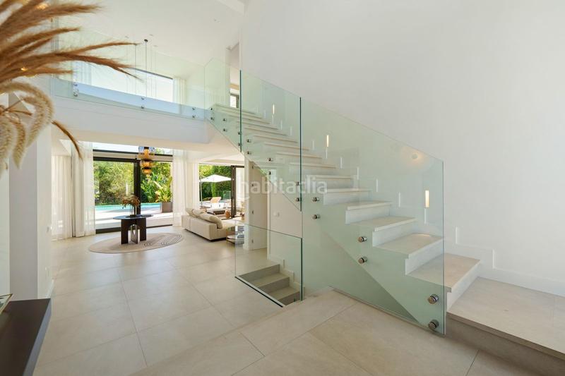 Foto 0096e92c-c75e-4a44-ae23-e2bc4dd44e49. Xalet amb aparcament piscina a lomas de Marbella club Marbella